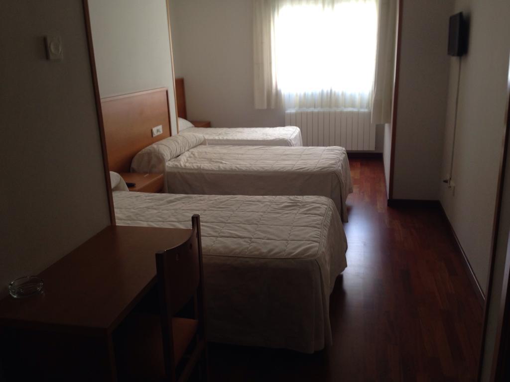 Hostal El Poligono 사모라 객실 사진