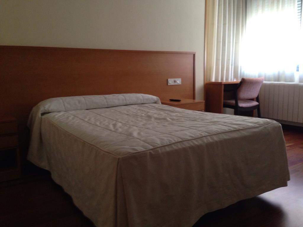 Hostal El Poligono 사모라 객실 사진