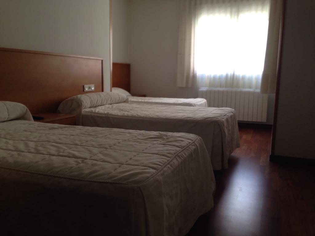 Hostal El Poligono 사모라 객실 사진