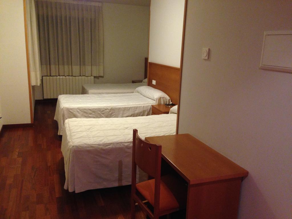Hostal El Poligono 사모라 객실 사진